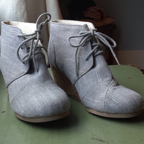 Soda gray booties. - Picture 2 of 7